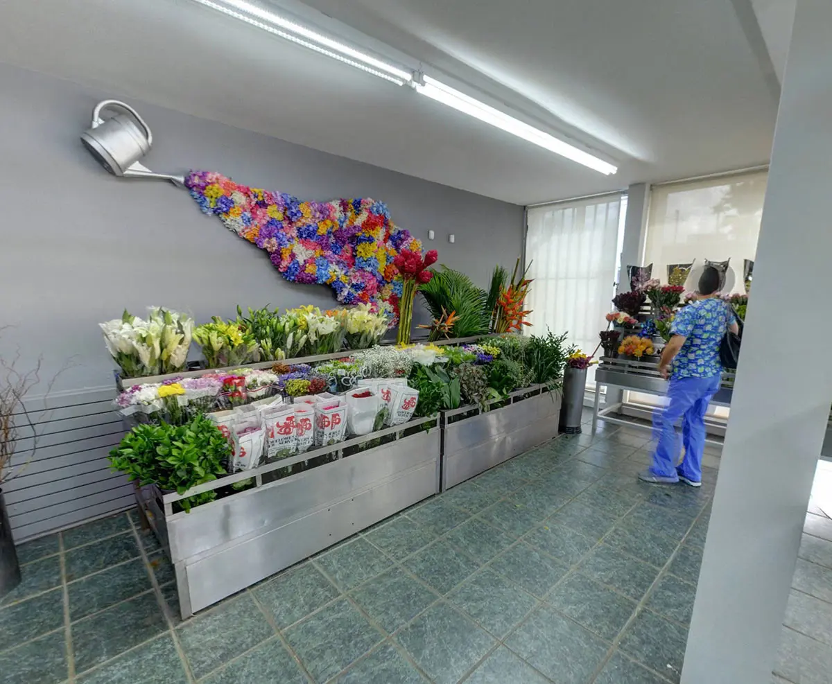San Juan Roosevelt Floral Arrangements