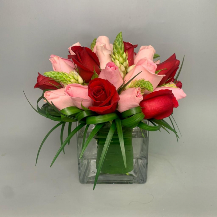 Roses Delivery Miami Send Roses in Miami, FL. Flowers And Services.